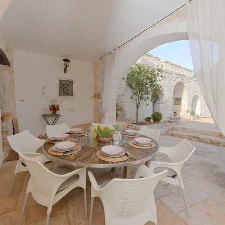 Trullo Agapanthus With Panoramic Villa