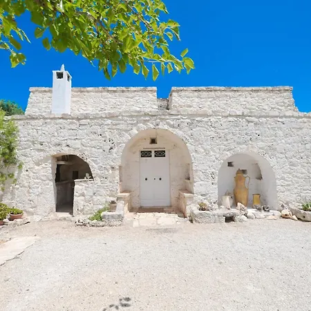 Trullo Agapanthus With Panoramic * Ostuni