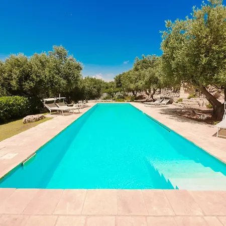 Trullo Agapanthus With Panoramic Ostuni