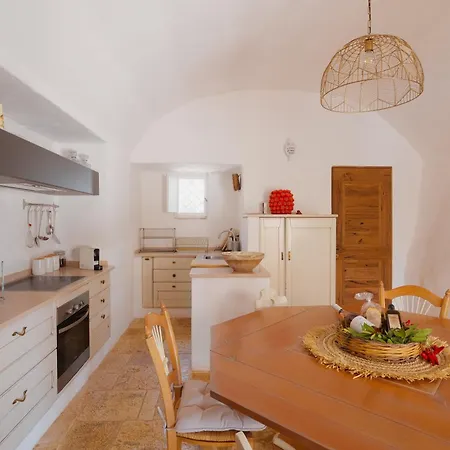 Trullo Agapanthus With Panoramic * Ostuni