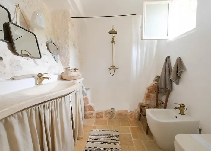 Trullo Agapanthus With Panoramic Ostuni