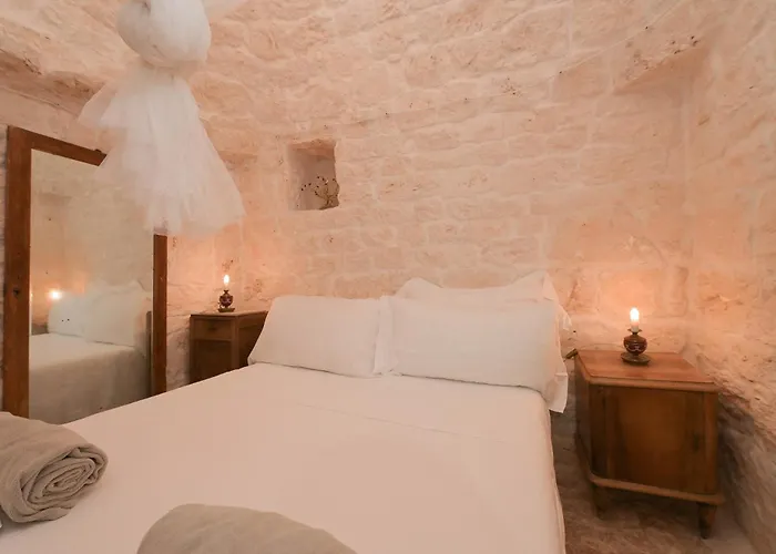 Trullo Agapanthus With Panoramic Villa