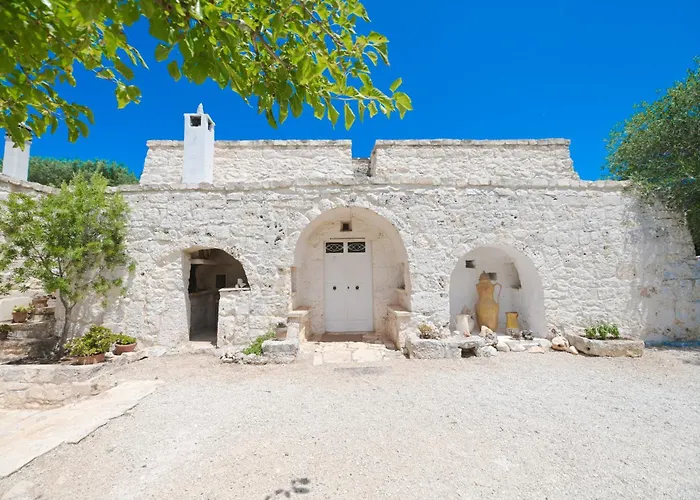 Trullo Agapanthus With Panoramic Ostuni